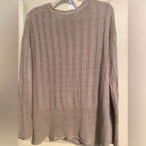 Vince Sweaters - Vince Woman’s size medium 100% Linen tunic sweater